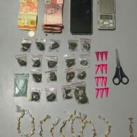 Polícia Militar apreende drogas em Monteiro e prende suspeito por tráfico